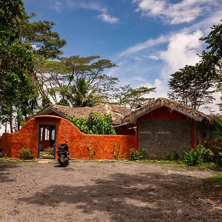 Manulalu B&B Bajawa Екстер'єр фото